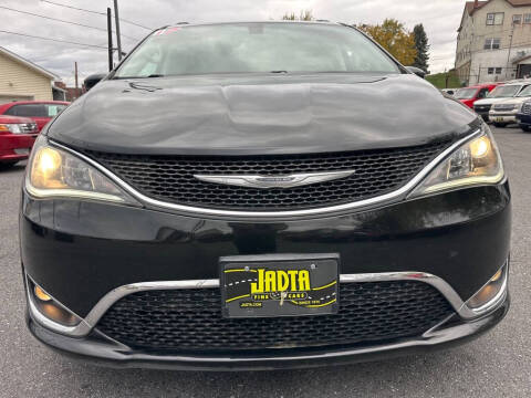 2017 Chrysler Pacifica Touring Plus