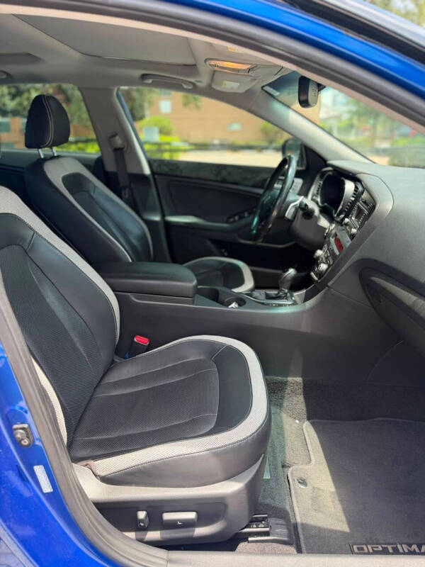 2011 Kia Optima SX Turbo