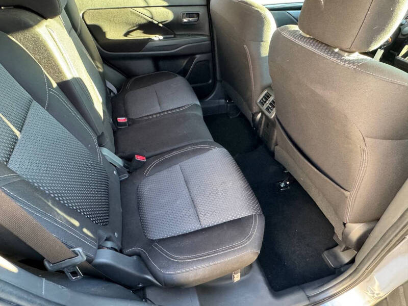 2020 Mitsubishi Outlander ES