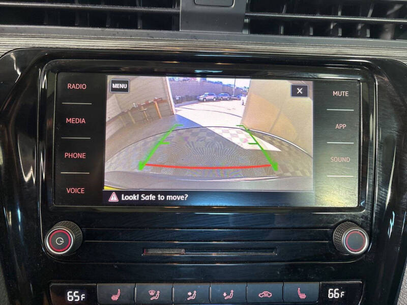 2020 Volkswagen Passat R-Line