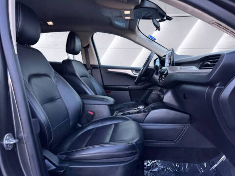 2020 Ford Escape SEL