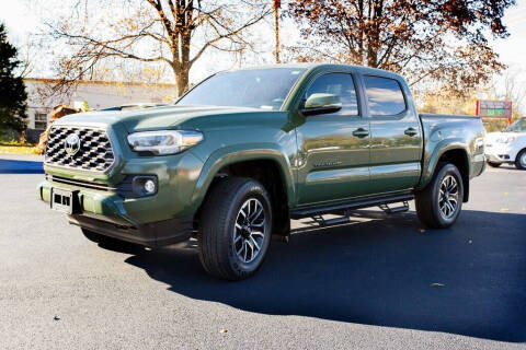 2022 Toyota Tacoma for sale at CROSSROAD MOTORS in Caseyville IL