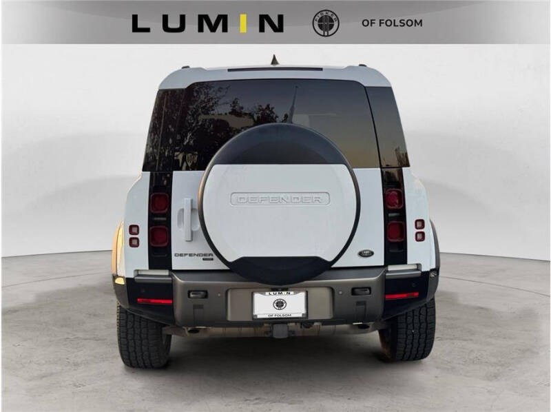 2022 Land Rover Defender 110 X-Dynamic SE