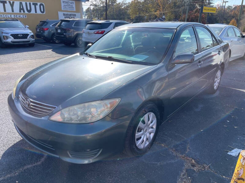 2005 Toyota Camry LE