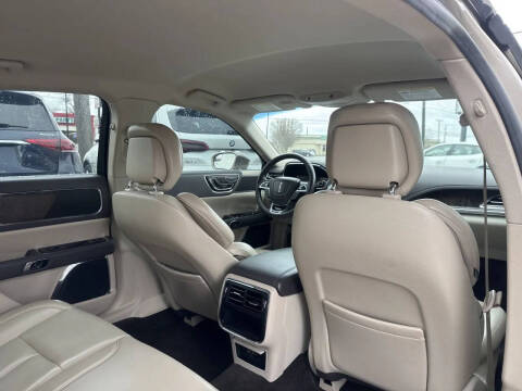 2017 Lincoln Continental Premiere