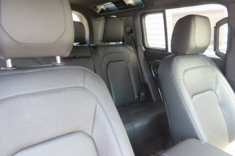 2024 Land Rover Defender 110 P300 S