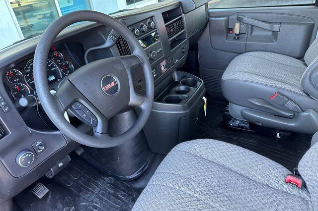 2026 GMC Savana 2500