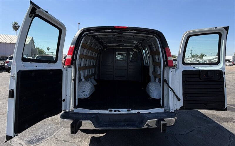 2017 GMC Savana 2500
