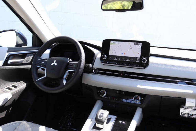 2025 Mitsubishi Outlander PHEV SEL