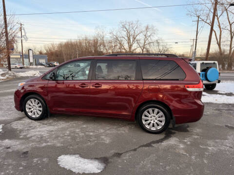 2014 Toyota Sienna XLE 7-Passenger