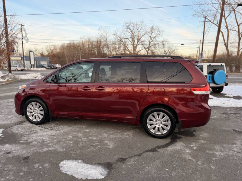 2014 Toyota Sienna XLE 7-Passenger