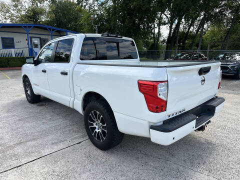 2022 Nissan Titan S