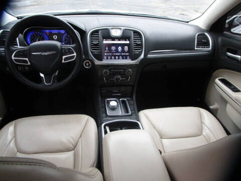 2017 Chrysler 300 Limited