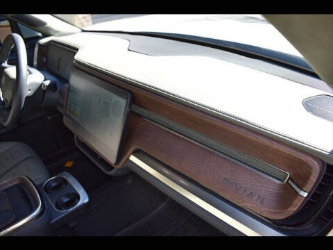 2023 Rivian R1S Adventure