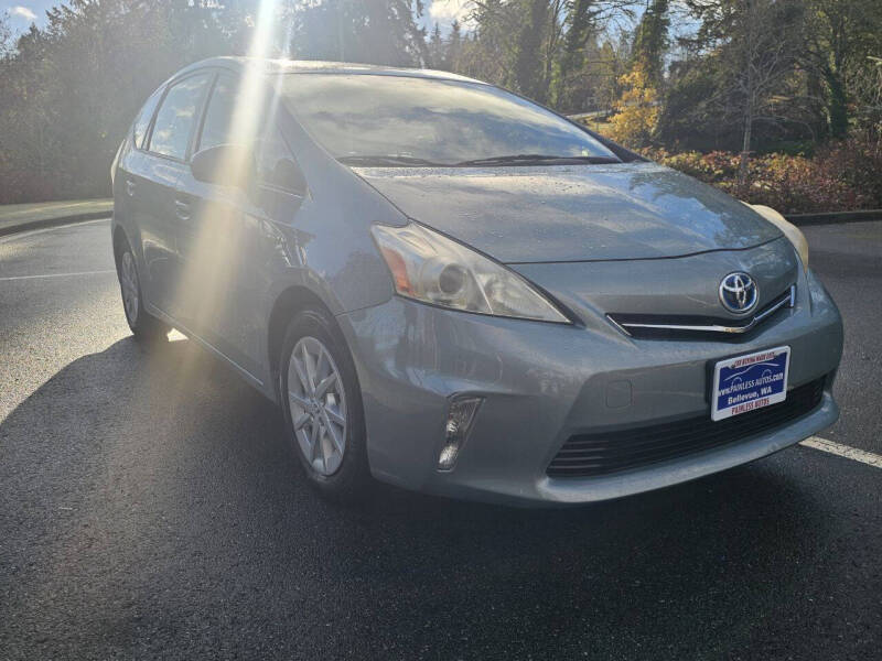 2013 Toyota Prius v Two