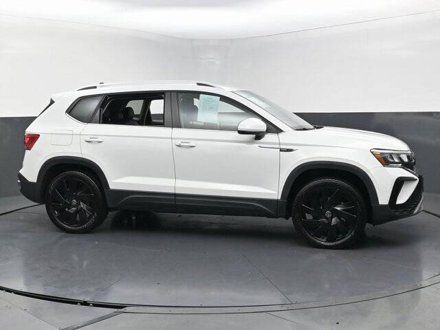 2024 Volkswagen Taos SE 4Motion