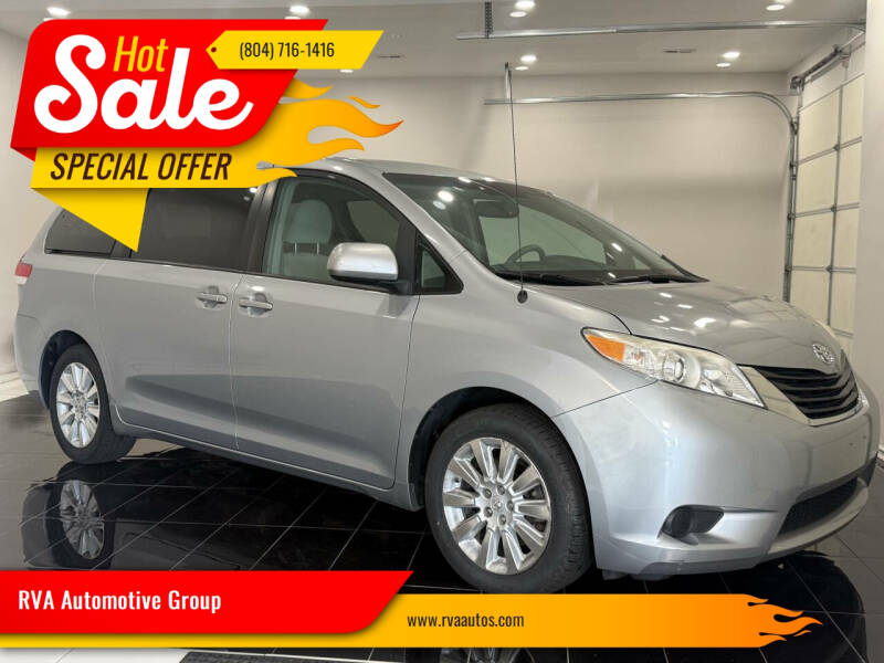 2014 Toyota Sienna LE's photo