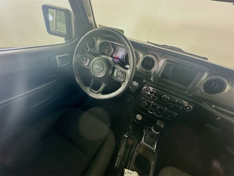 2023 Jeep Gladiator Sport