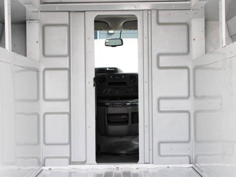 2024 Ford E-450