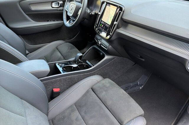 2022 Volvo XC40 Recharge Twin Ultimate