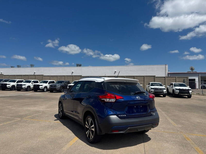 2019 Nissan Kicks SR
