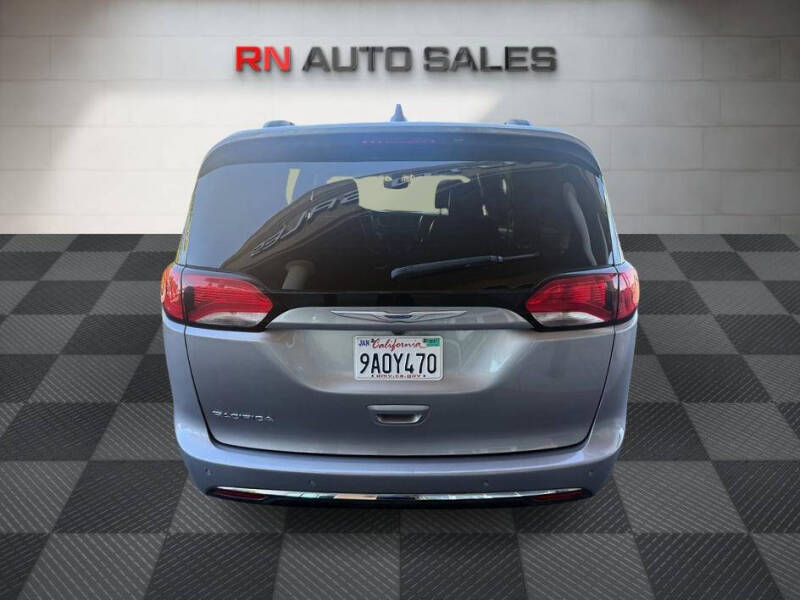 2020 Chrysler Pacifica Touring L