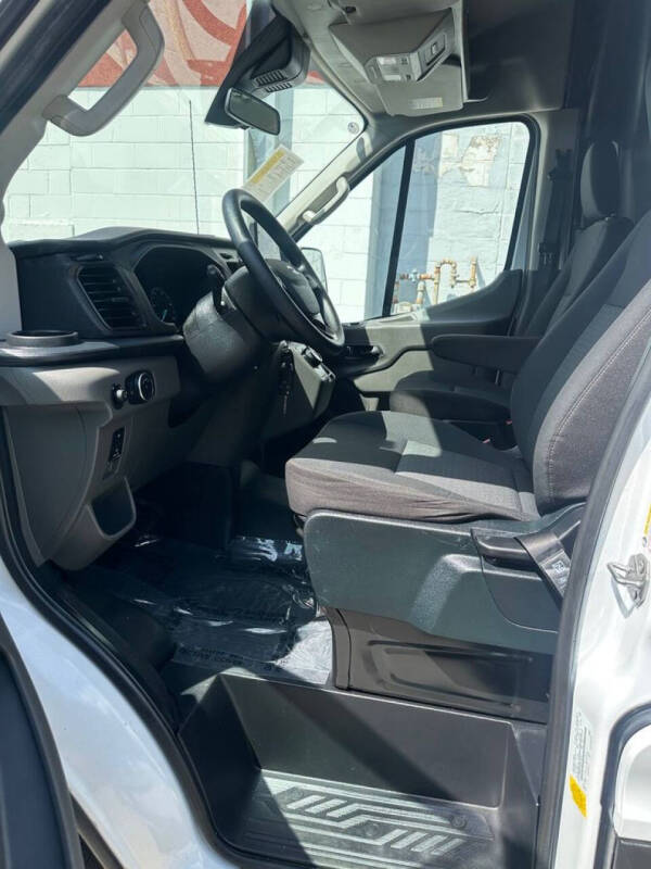 2023 Ford E-Transit