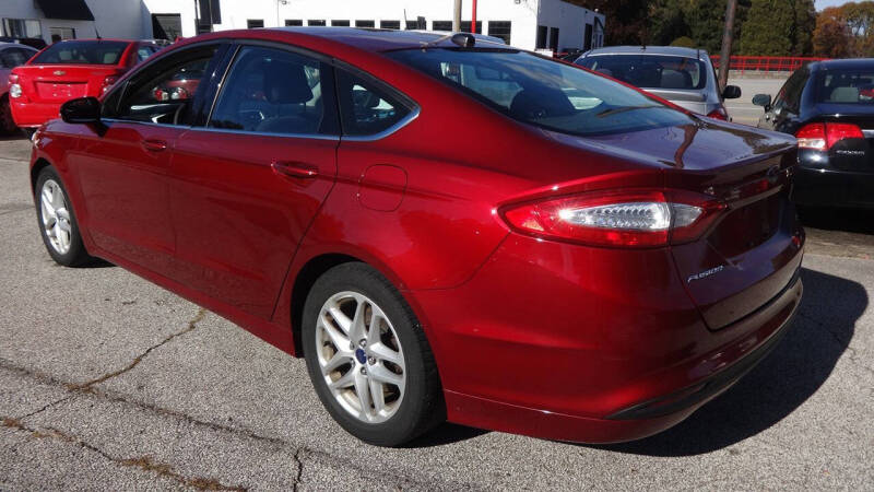 2016 Ford Fusion SE