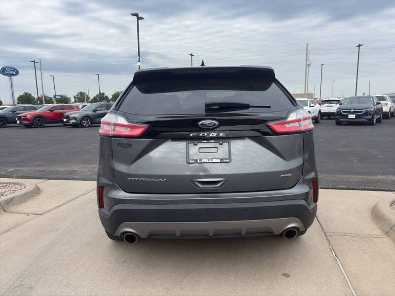 2024 Ford Edge Titanium