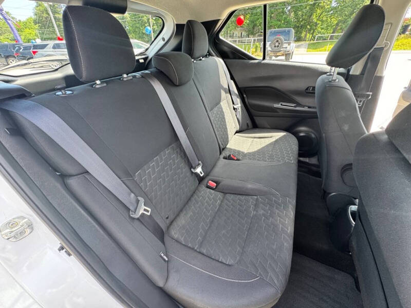 2022 Nissan Kicks S