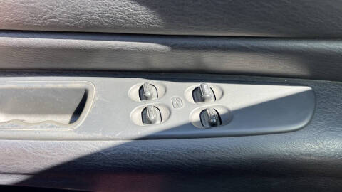 2004 Chrysler Sebring LXi