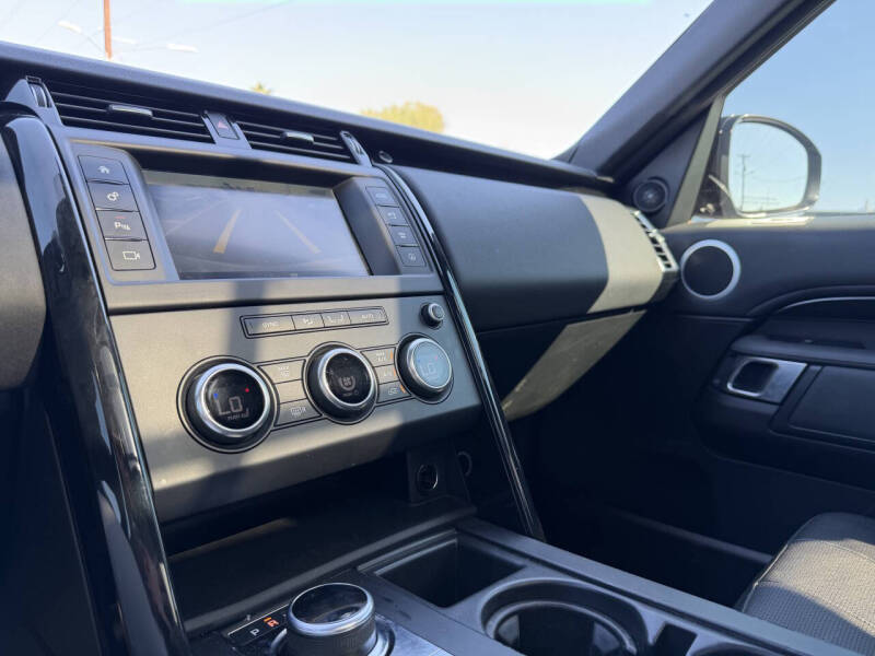 2017 Land Rover Discovery SE