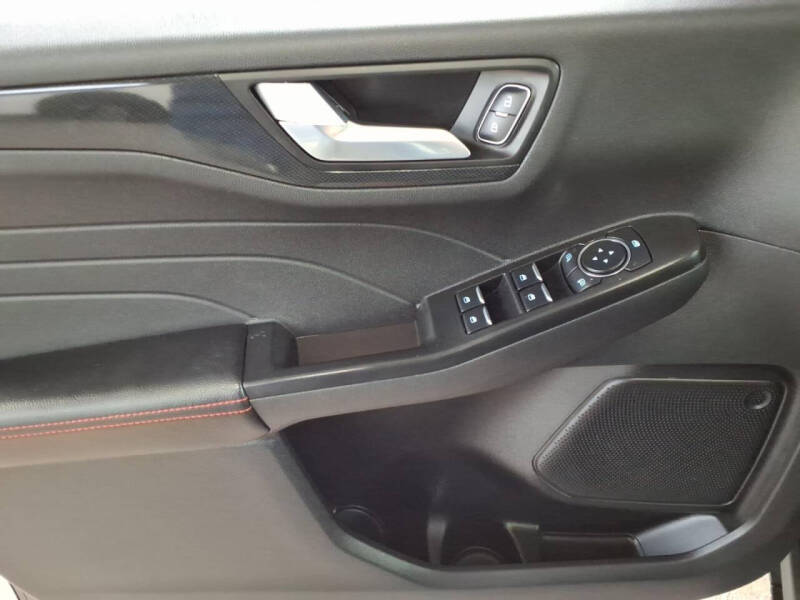 2025 Ford Escape ST-Line Select