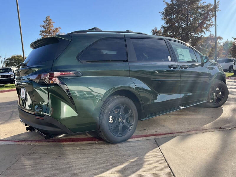 2026 Toyota Sienna Woodland Edition