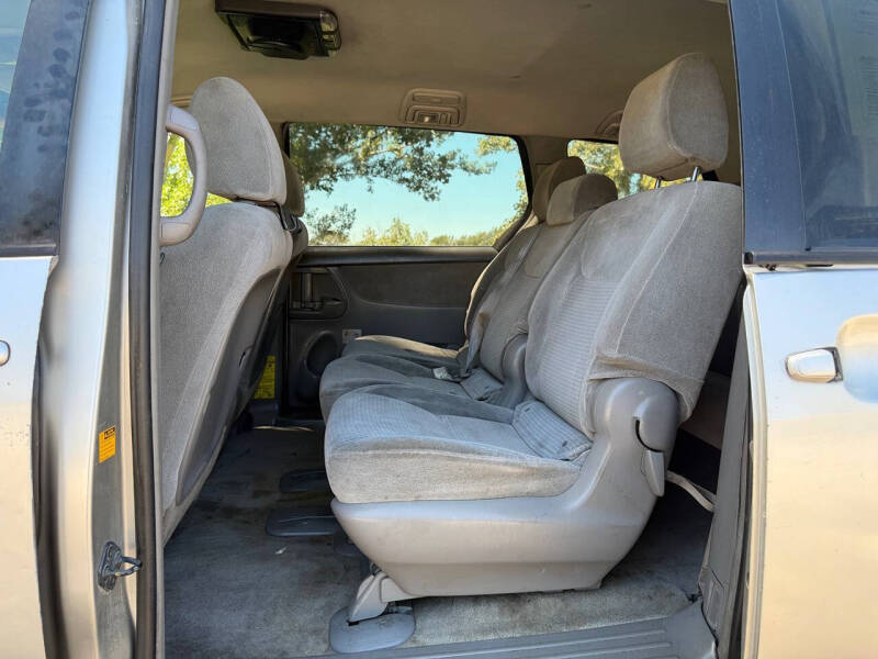 2010 Toyota Sienna LE 7-Passenger
