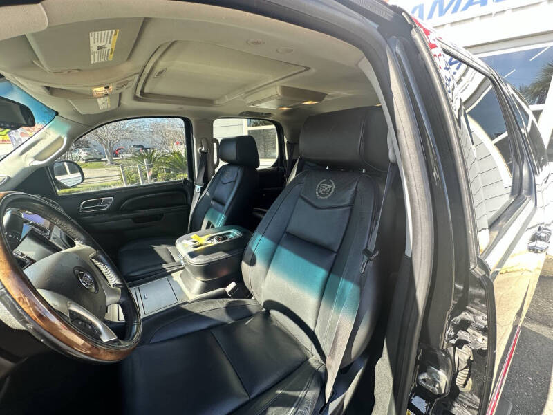 2013 Cadillac Escalade Platinum Edition