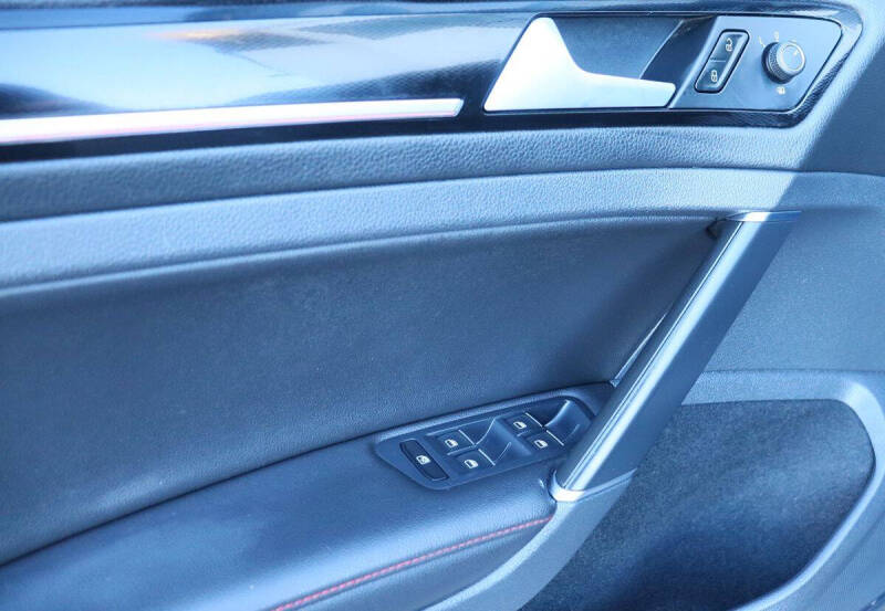 2015 Volkswagen Golf GTI SE