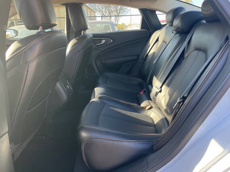 2015 Chrysler 200 C