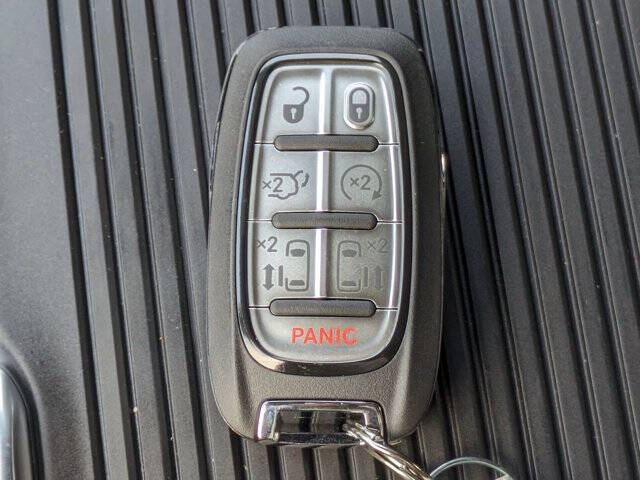 2027 Chrysler Pacifica Limited