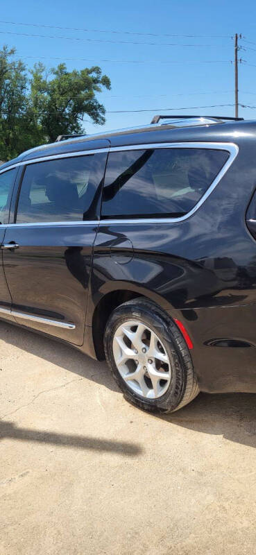 2017 Chrysler Pacifica Touring-L Plus