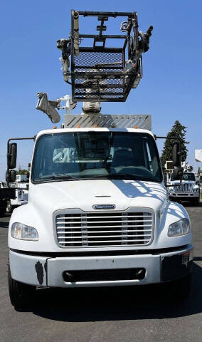 2015 Freightliner M2 106