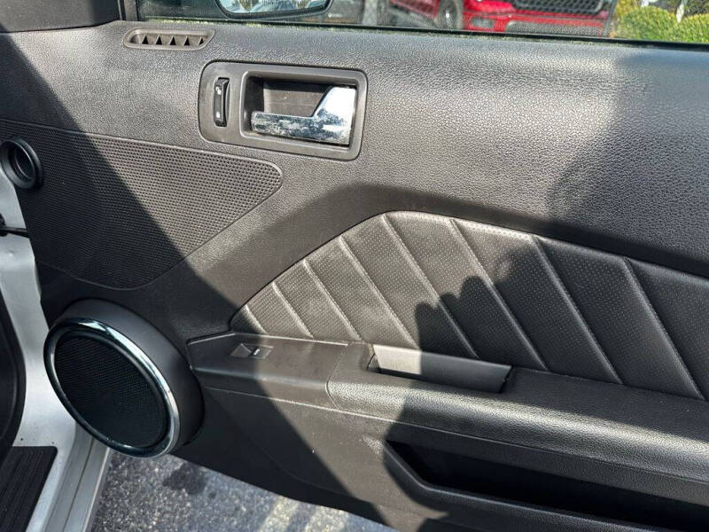 2013 Ford Mustang V6