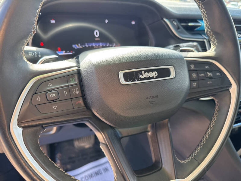 2023 Jeep Grand Cherokee Laredo