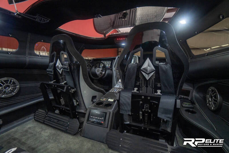 2019 Outerlimits SV43