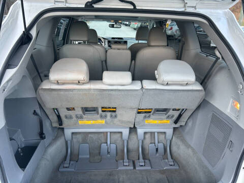 2014 Toyota Sienna XLE 8-Passenger
