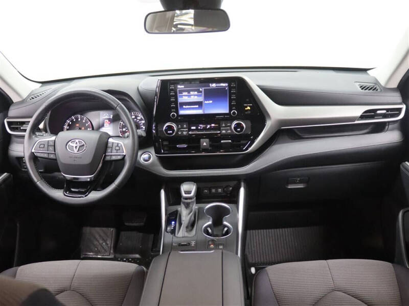 2020 Toyota Highlander LE