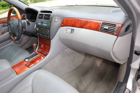 2004 Lexus LS 430