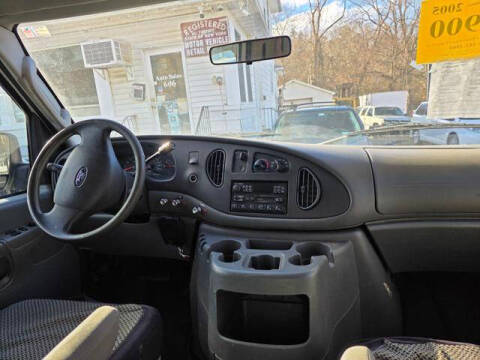 2005 Ford E-Series E-250