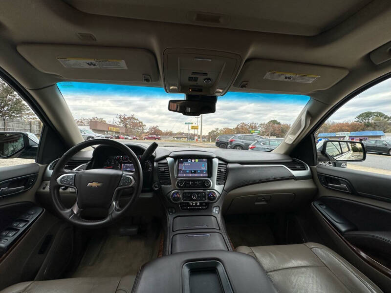 2015 Chevrolet Tahoe LTZ photo 27