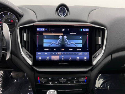 2022 Maserati Ghibli Modena Q4